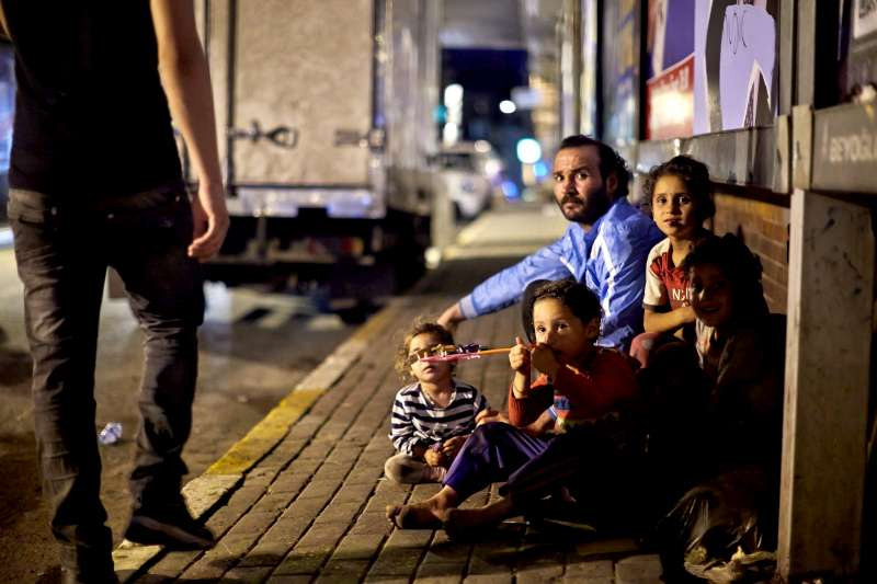 This Syrian family used to lead a happy life in Aleppo. Now the parents and children sleep on the streets of Istanbul in Turkey. They are among the 3 million refugees from Syria, many of whom live in desperate conditions.