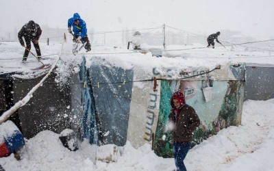 Les réfugiés piégés par la neige et la tempête qui sévissent sur le Liban et la Jordanie