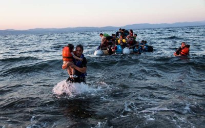 Number of refugees and migrants arriving in Greece soars 750 per cent over 2014