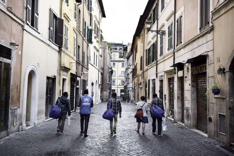 Transfert d’un premier groupe de demandeurs d’asile de l’Italie vers la Suède