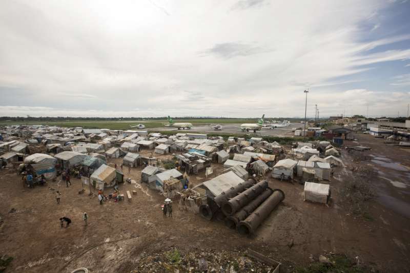 View of Mpoko IDP site where around 100,000 persons sought both refuge and security around the capital's international airport in late 2013.