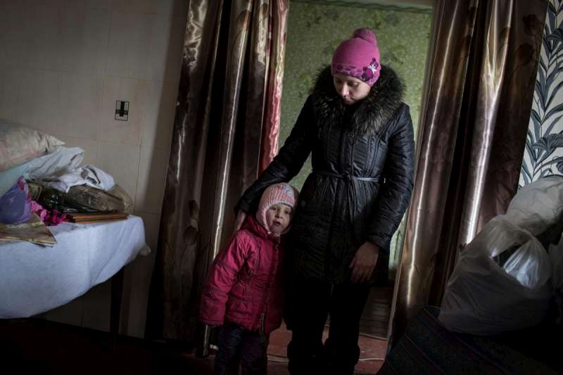 UNHCR delivers vital winter aid in eastern Ukraine