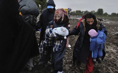 Crise humanitaire croissante aux frontières entre la Grèce et les Balkans