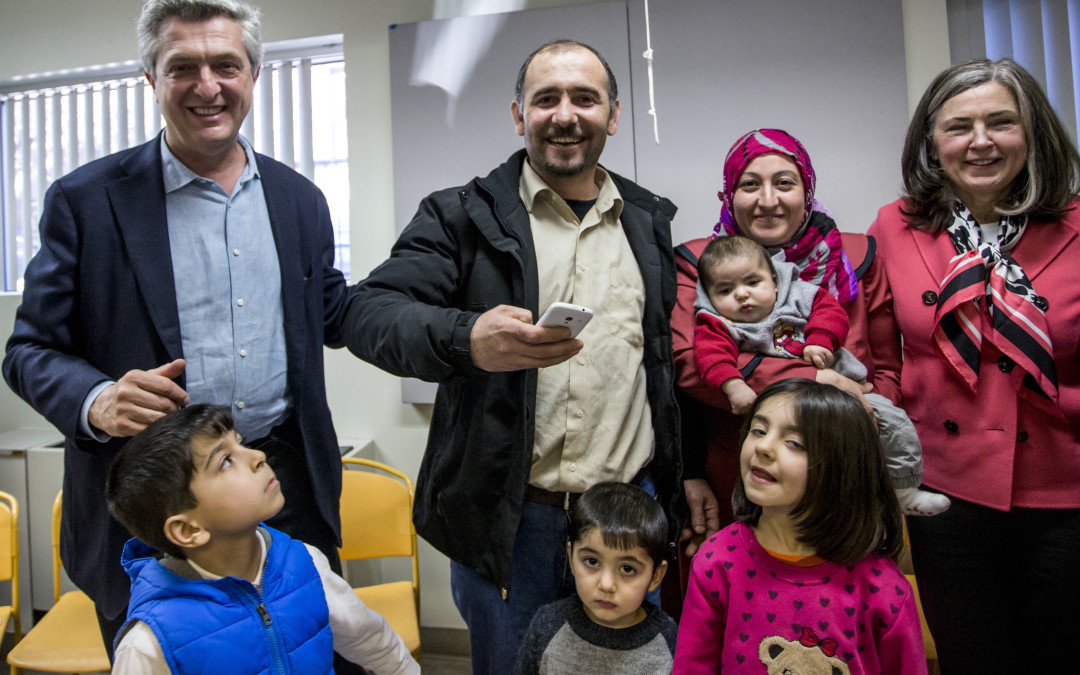 High Commissioner Grandi greets Syrian refugees in Ottawa