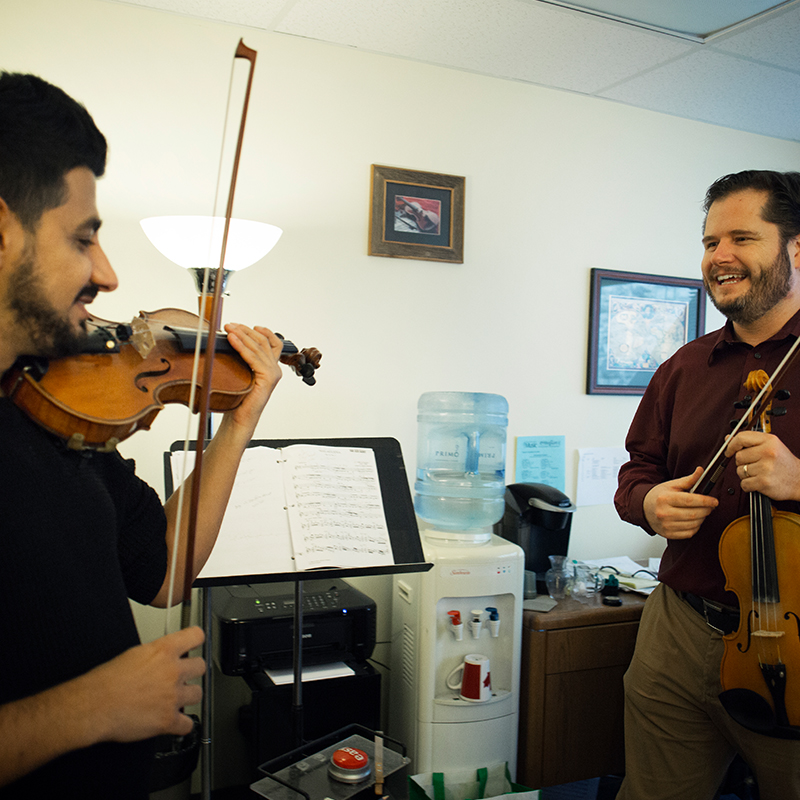syrian-refugee-musician-canadian-hosts