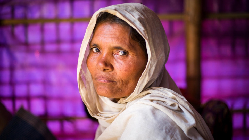 Sufia Khatun provides for her five children aged 20 and under and her grandson. © UNHCR/Roger Arnold