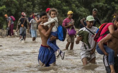 Venezuelans risk life and limb to seek help in Colombia