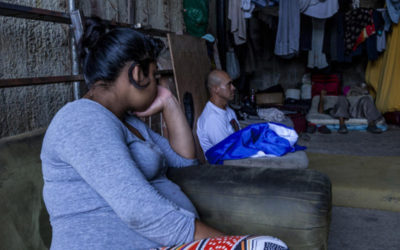Des Nicaraguayens s’installent dans une usine désaffectée au Costa Rica