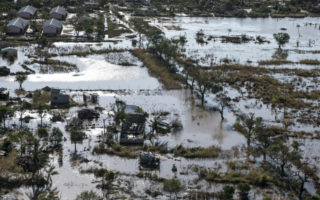 Vue aérienne de la ville de Beira, au Mozambique, lors d’inondations dues au passage du cyclone Idaï. Mars 2019