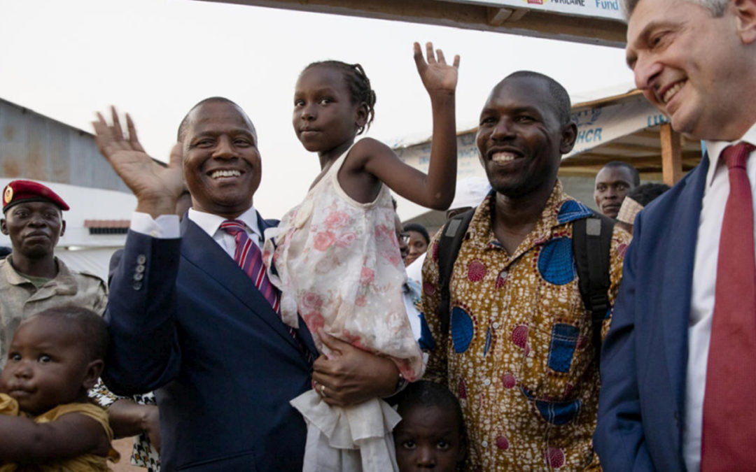 Le chef du HCR commence sa visite en République centrafricaine, accueille des réfugiés de retour dans leur pays
