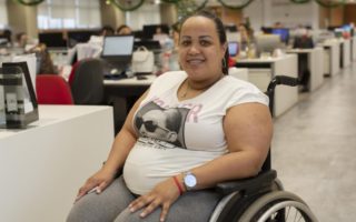 femme en fauteuil roulant au Brésil