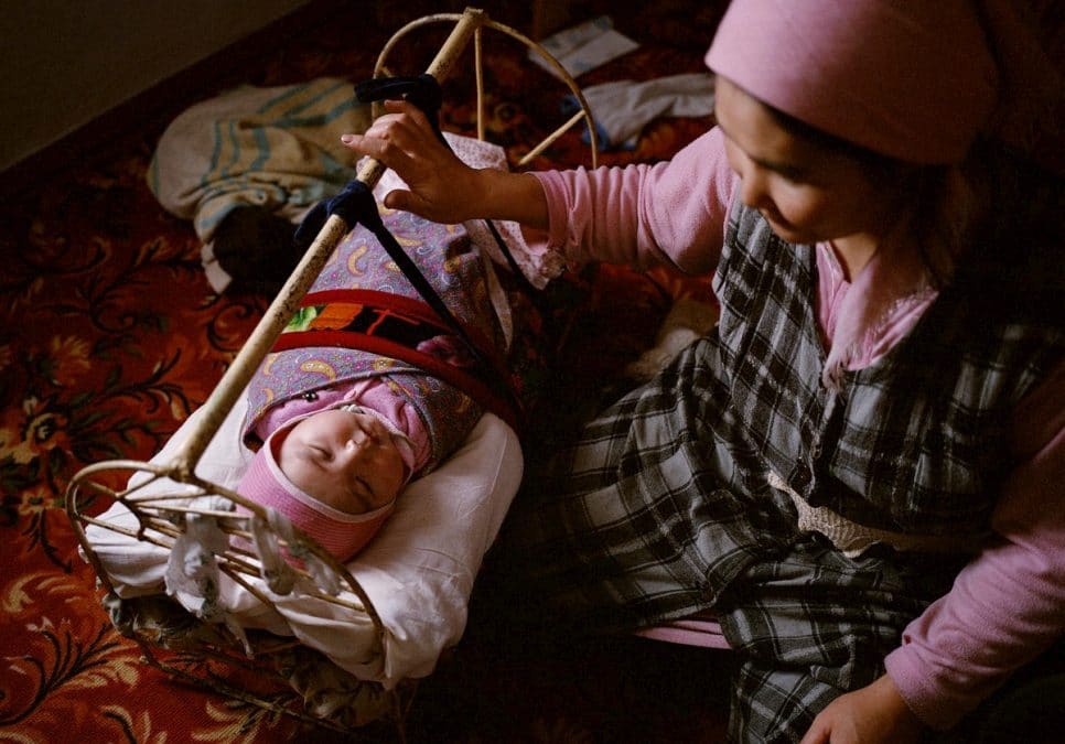 Le Kazakhstan modifie ses lois pour garantir l’enregistrement universel des naissances et prévenir l’apatridie chez les enfants