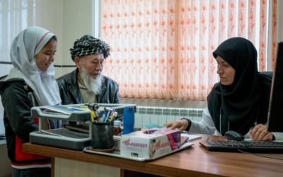 Afghan doctor helps refugees fight COVID-19, one phone call at a time