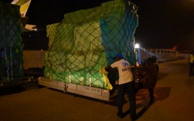 Le HCR achemine par avion-cargo du matériel de secours pour les réfugiés soudanais au Tchad