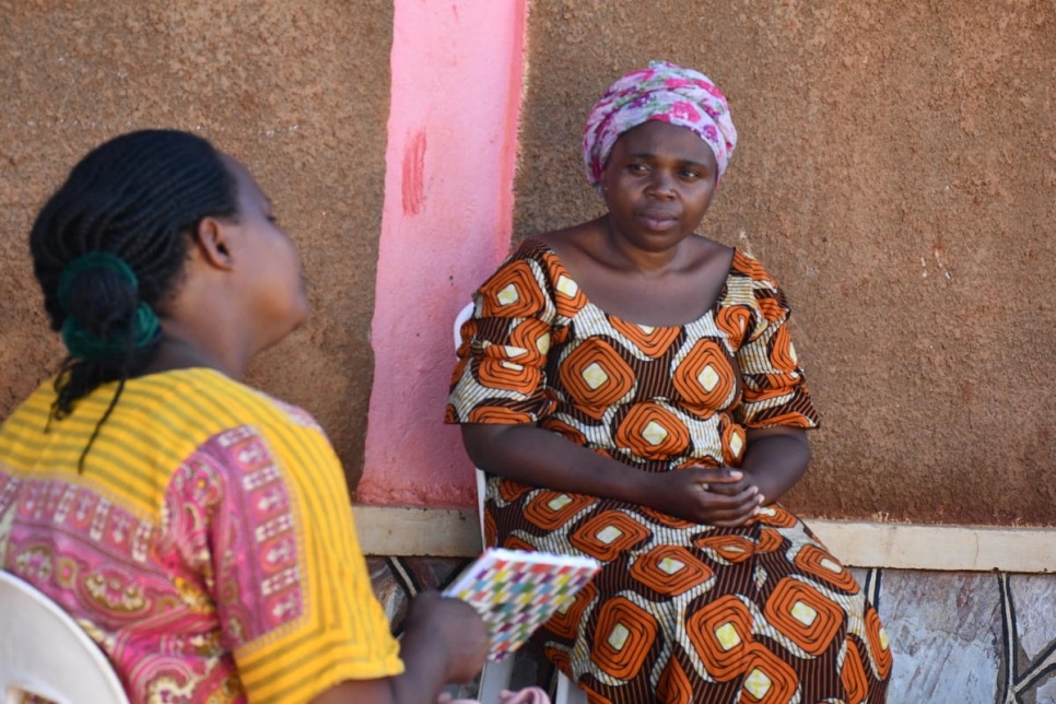 Des mères réfugiées à Kampala, en Ouganda, dont les moyens d’existence ont été mis à mal par le confinement lié au coronavirus