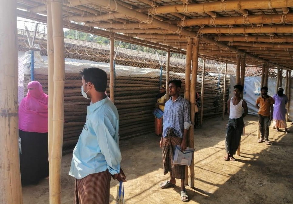 Les équipes de santé publique dans les installations de réfugiés rohingyas sont en alerte, après la confirmation d’un premier cas de Covid-19