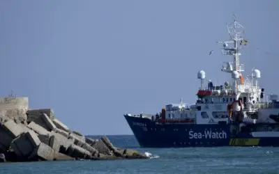 Le HCR et l’OIM appellent au débarquement urgent des réfugiés et des migrants secourus en mer Méditerranée centrale