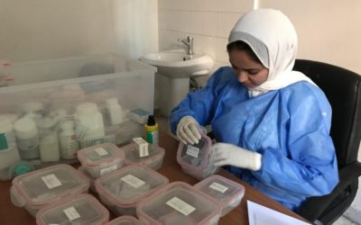Le HCR aide à rouvrir un centre de santé pendant le confinement en Libye