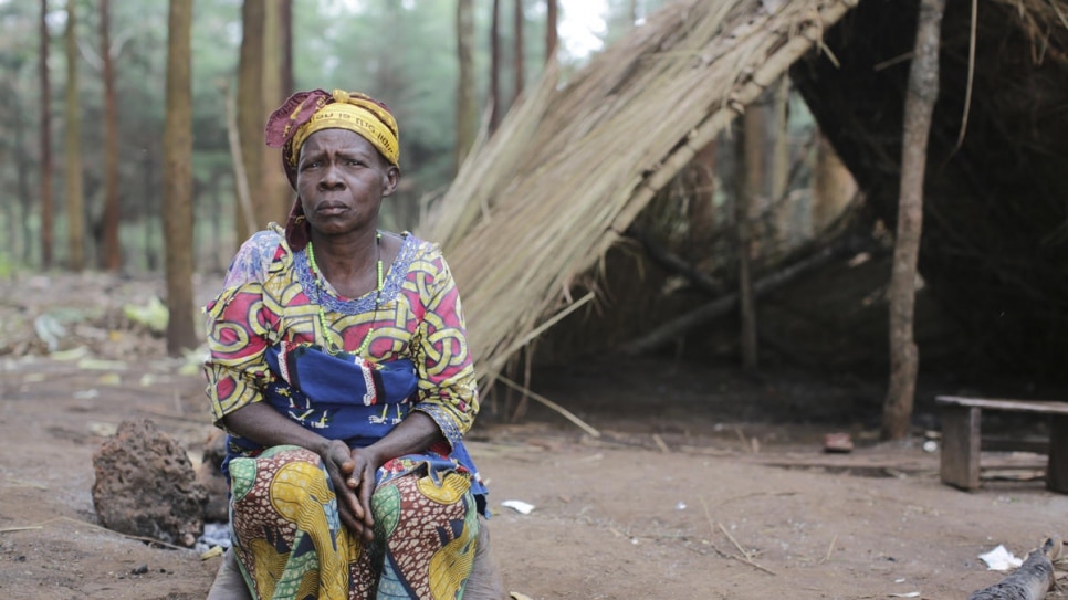 Uganda opens border to thousands fleeing Congo violence