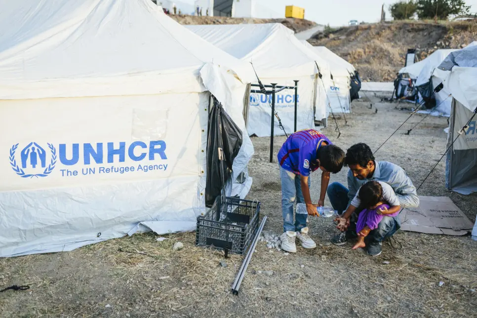 UNHCR: Alleviating suffering and overcrowding in Greek islands’ reception centres must be part of the emergency response