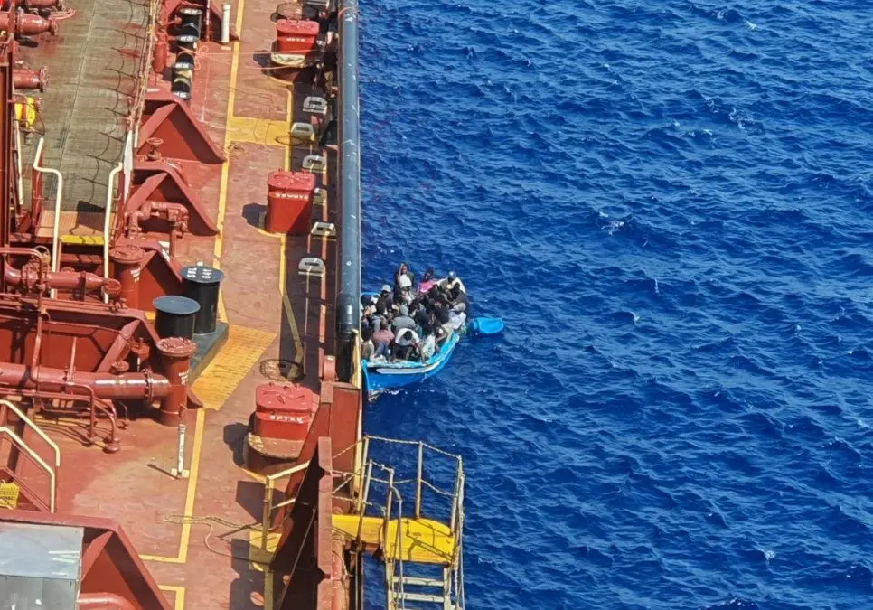 L’ICS, le HCR et l’OIM appellent les États à mettre fin à la crise humanitaire à bord d’un navire marchand en Méditerranée