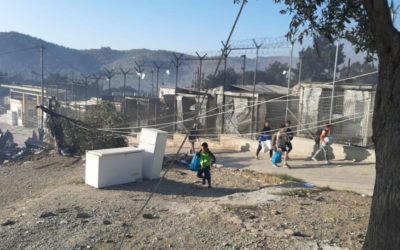 Le HCR offre son soutien alors qu’un violent incendie a détruit un centre d’accueil pour demandeurs d’asile à Moria
