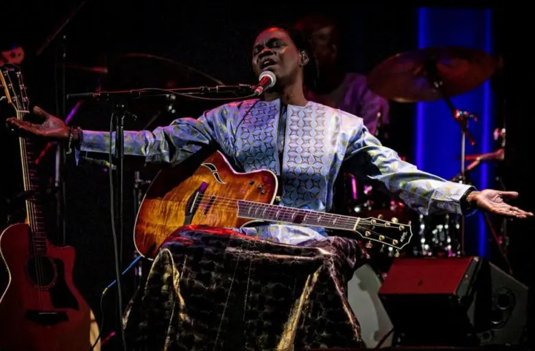 Baaba Maal singing on stage