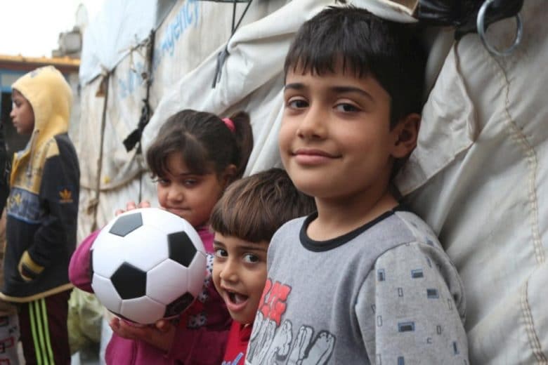 Des enfants déplacés irakiens, photographiés au camp de Baharka.