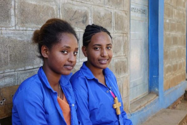 Ces élèves érythréennes réfugiées se trouvent près du collège Mai Tsebri dans la province du Tigré.