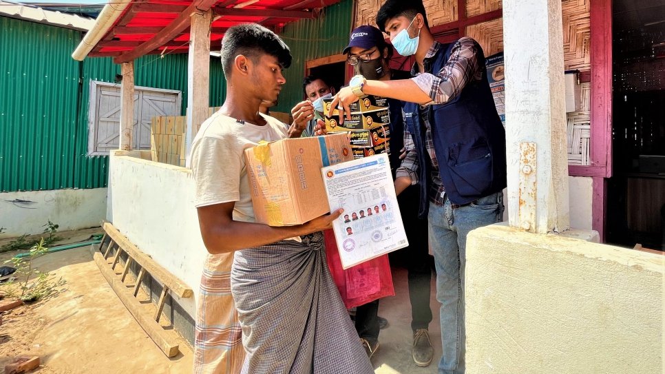 UNHCR rushing support and aid to Rohingya refugees affected by last week’s massive fire