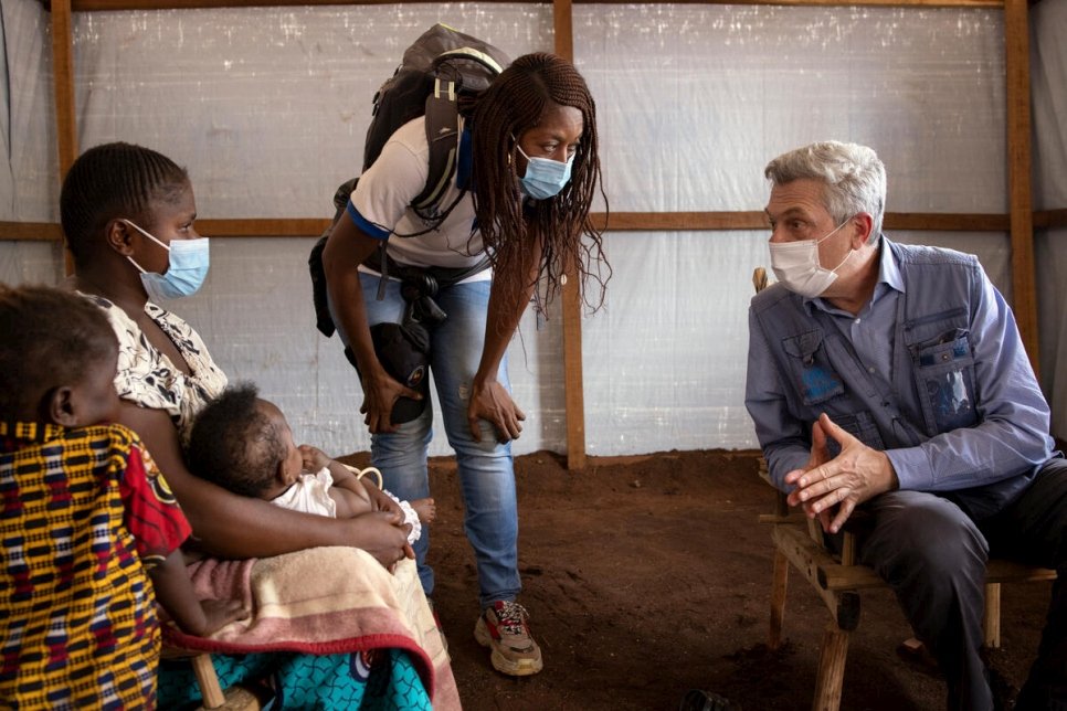 Filippo Grandi meets with Micheline (left), a refugee from the Central African Republic living in the Democratic Republic of the Congo. 