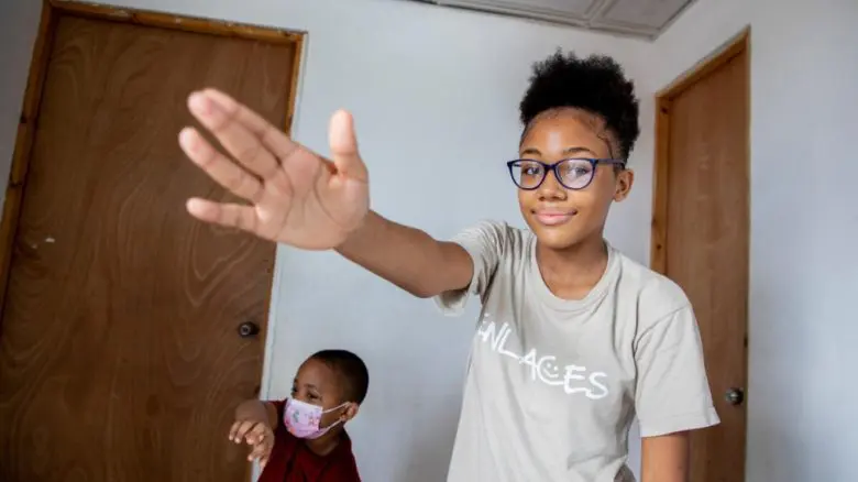 Dayana García, 14, practises for the dance she will perform with a group made up of young refugees and Panamanians