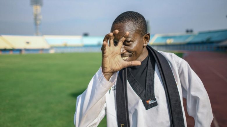 Parfait Hakizimana au stade Amahoro de Kigali, la capitale du Rwanda, où il s'est entraîné pour les Jeux paralympiques de Tokyo 2020, auxquels il participera en tant que membre de l'équipe paralympique des réfugiés.