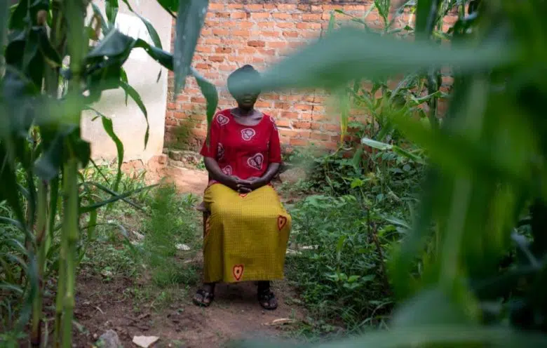 Woman sitting outside in in the Democratic Republic of the Congo