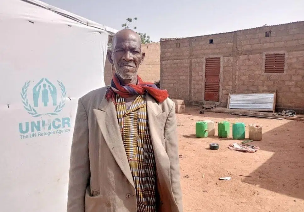 Des Burkinabés déplacés trouvent un nouveau foyer et leur hôte une cause pour laquelle se battre