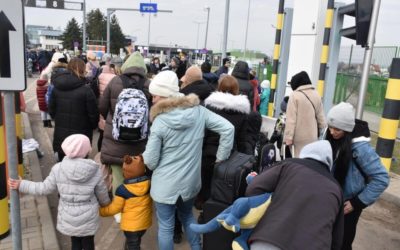 Dans toute la Pologne, des personnes manifestent leur solidarité à l’égard des réfugiés venus d’Ukraine