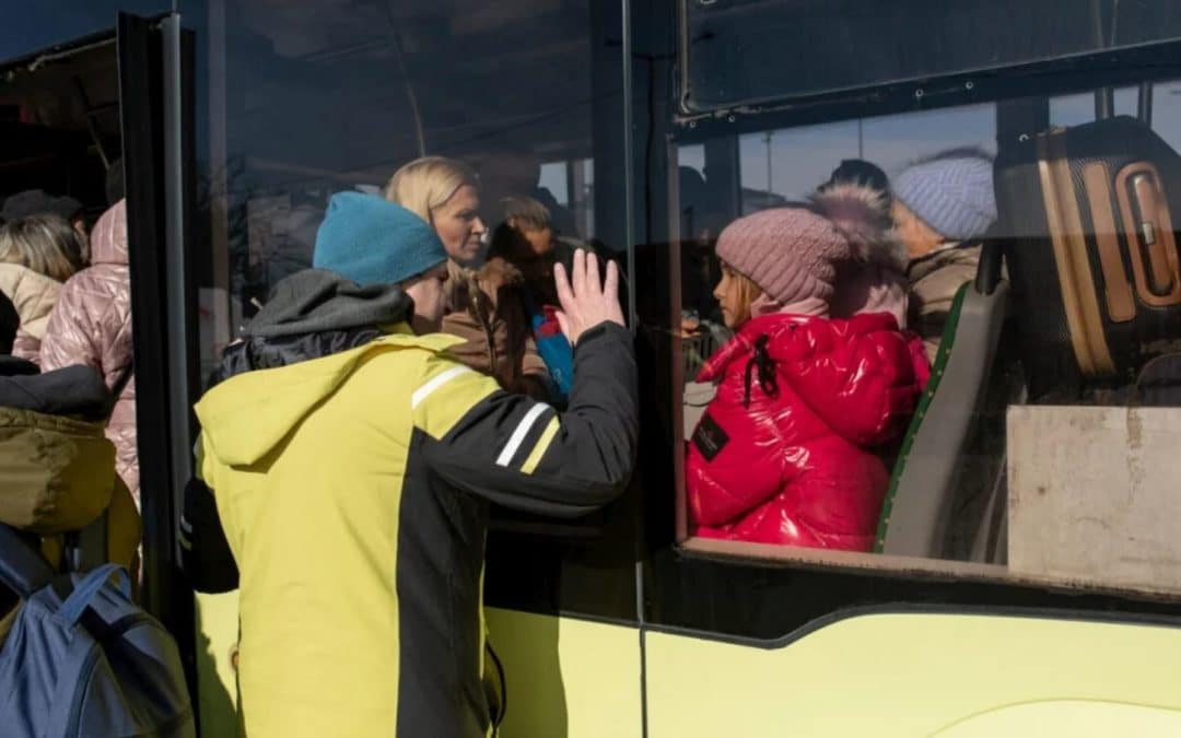 Un mois après le début de la guerre, près d’un quart de la population ukrainienne est déplacée
