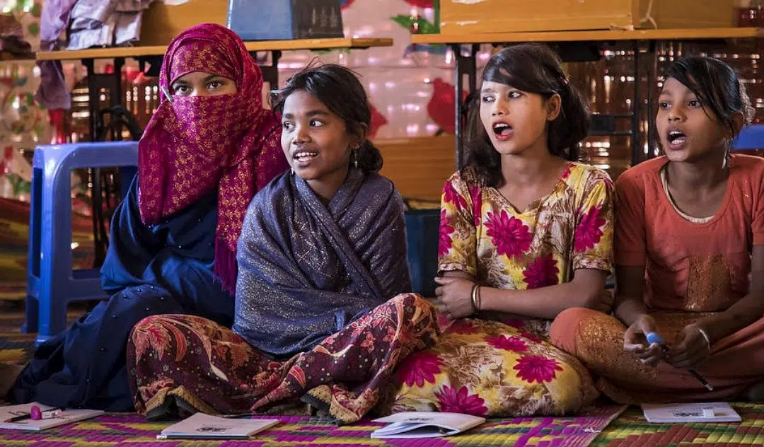 Des ateliers de formation donnent l’occasion aux jeunes réfugiés rohingyas d’acquérir des compétences et de s’épanouir