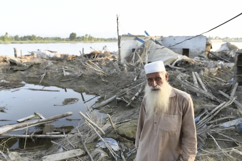 Les terribles inondations qui frappent le Pakistan entraînent des déplacements massifs parmi les réfugiés et les populations locales