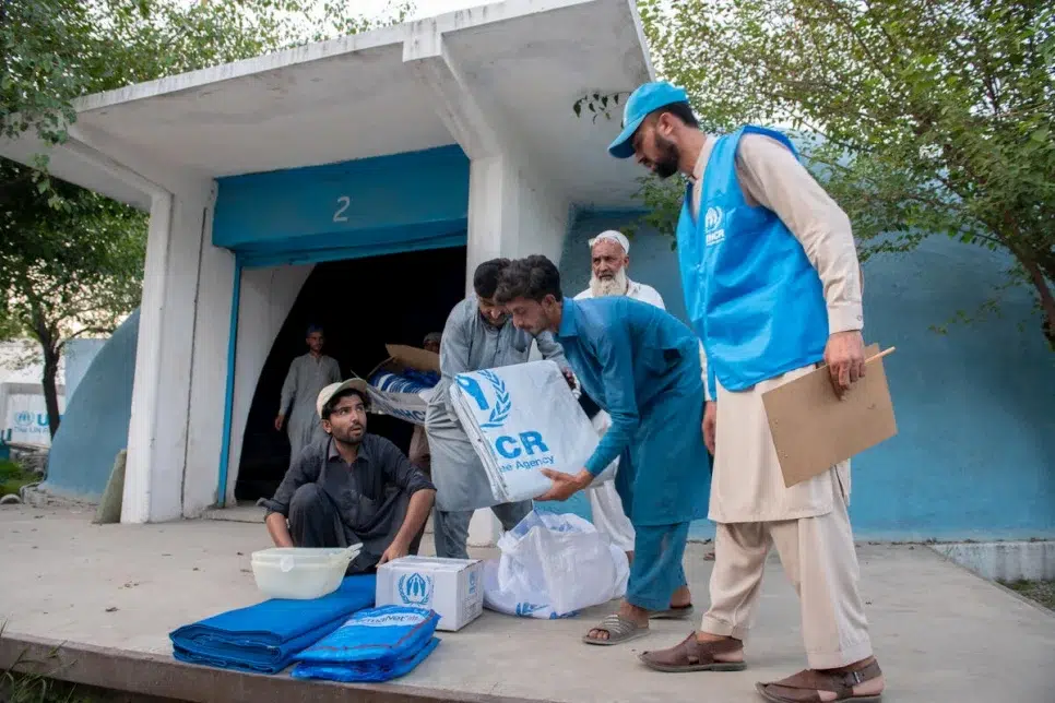 Les besoins humanitaires des personnes déplacées par les inondations au Pakistan restent aigus, selon le HCR