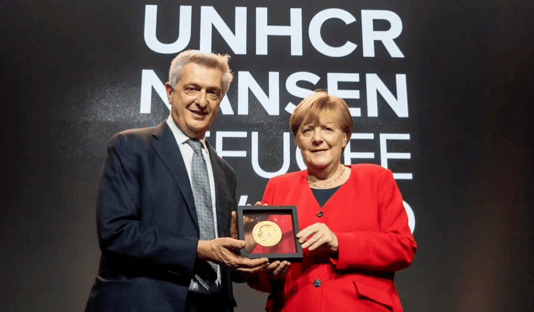 Angela Merkel déclare que cette distinction Nansen honore tous ceux qui accueillent des réfugiés