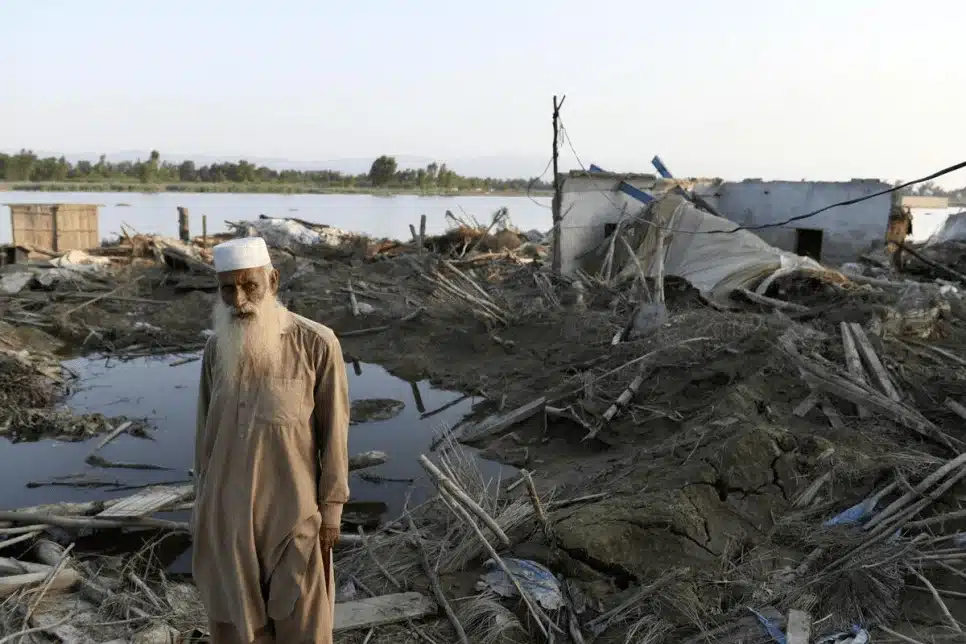 UNHCR’s Grandi urges world leaders not to forget displaced people at COP27