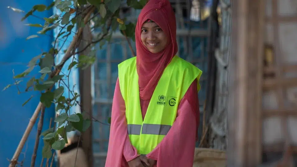 De jeunes réfugiés rohingyas contribuent à la protection environnementale du plus grand camp de réfugiés au monde