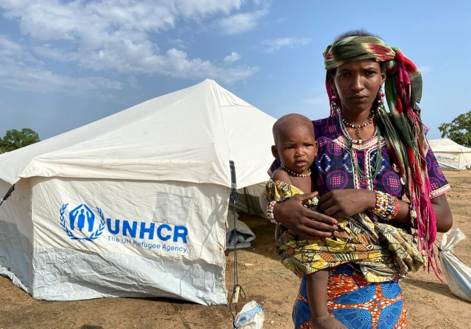 UNHCR receives record support for forcibly displaced people as they face a daunting year