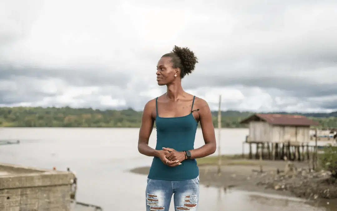 Une femme colombienne transgenre consacre sa vie à la défense des personnes LGBTIQ+ déplacées