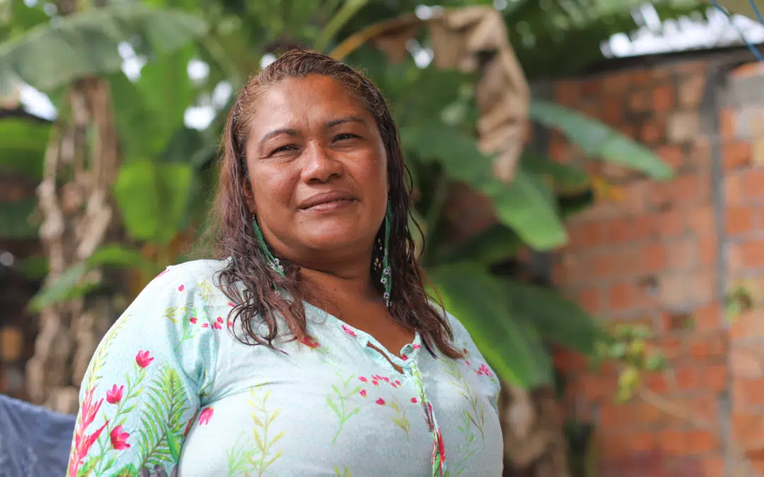 Indigenous Venezuelan teacher encourages school enrolment of Warao children in Brazil