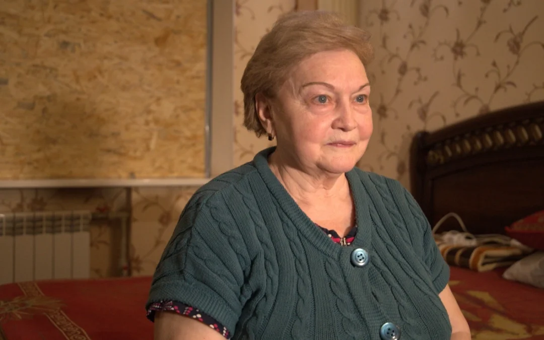 Frappes aériennes en Ukraine : le HCR apporte son aide à la reconstruction des habitations et fournit un soutien psychologique aux victimes