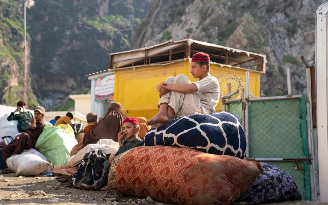 UNHCR urges Pakistan to exempt Afghans with international protection needs from involuntary return