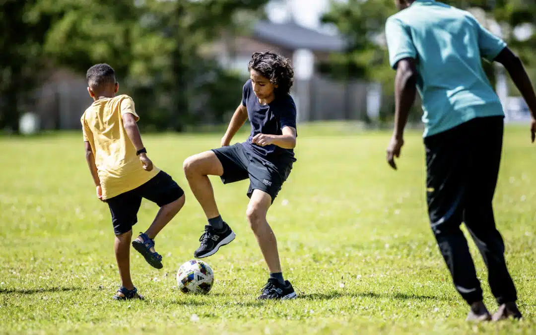 Le soccer, « un pont vers l’intégration » : le HCR au Canada lance sa campagne « Bien plus qu’un jeu » à l’approche de la Coupe du monde de la FIFA 2026™