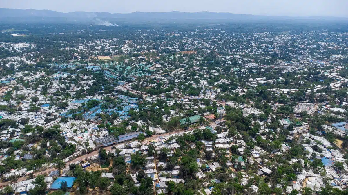 An aerial view of Kutupalong refugee settlement in Cox's Bazar, Bangladesh, part of the world's largest refugee camp.© UNHCR/Mosharaf Hossain